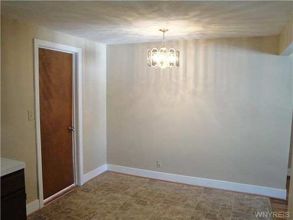 5th image of 236 Homewood Ave