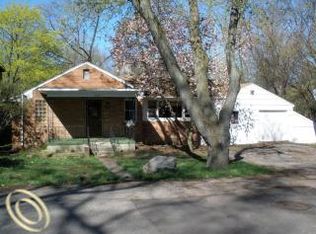 3752 Edgecrest St, West Bloomfield, MI