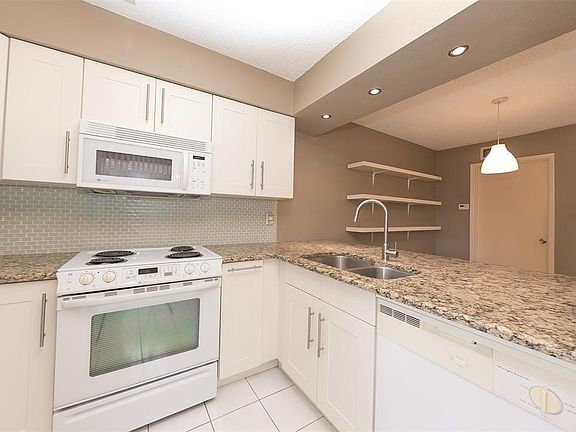 4th image of 333 Melrose Dr APT 6A