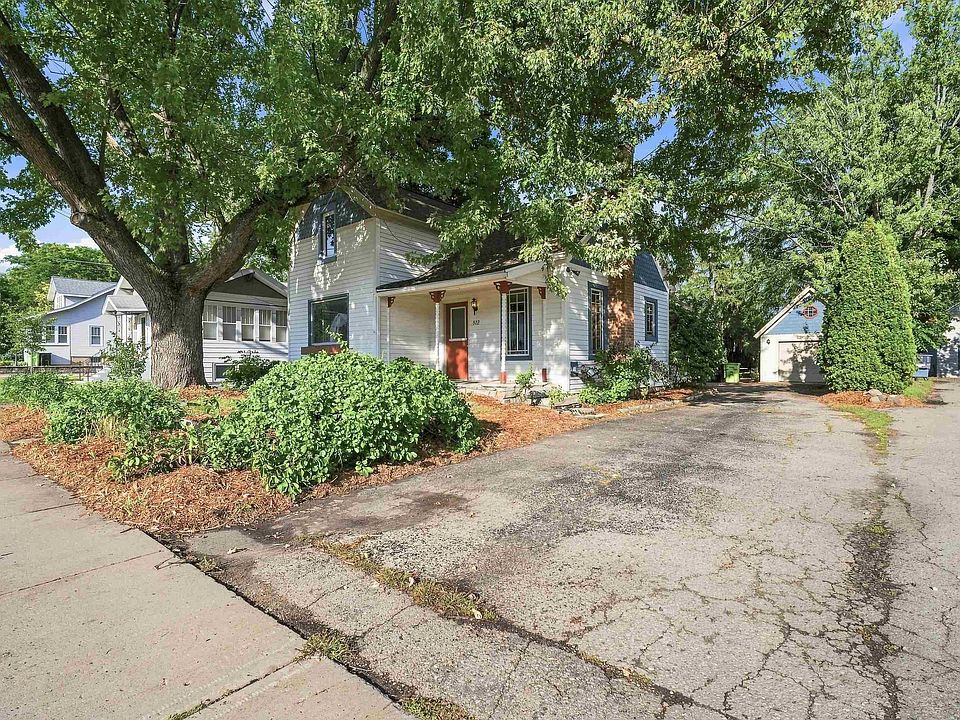 1st image of 572 Mill St