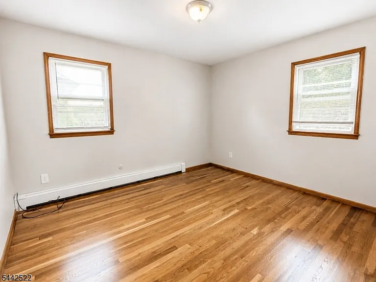 52 Mechanic St — Photo 9