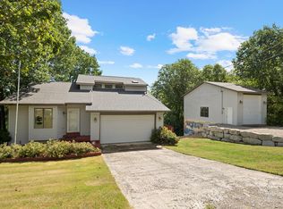 348 Paradise Heights Dr, Ridgedale, MO 65739