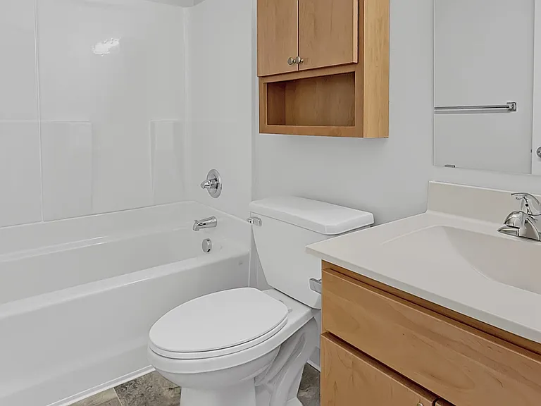 Stonehouse Square Apartments — Photo 16