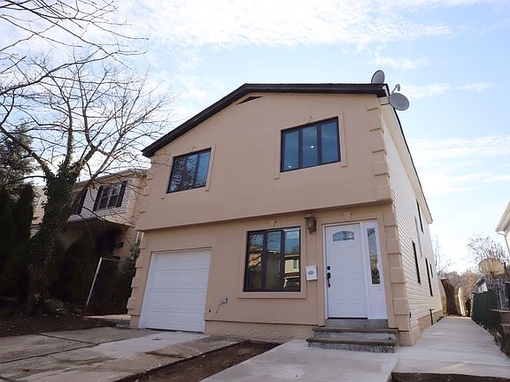 2nd image of 110 Oakville St #1
