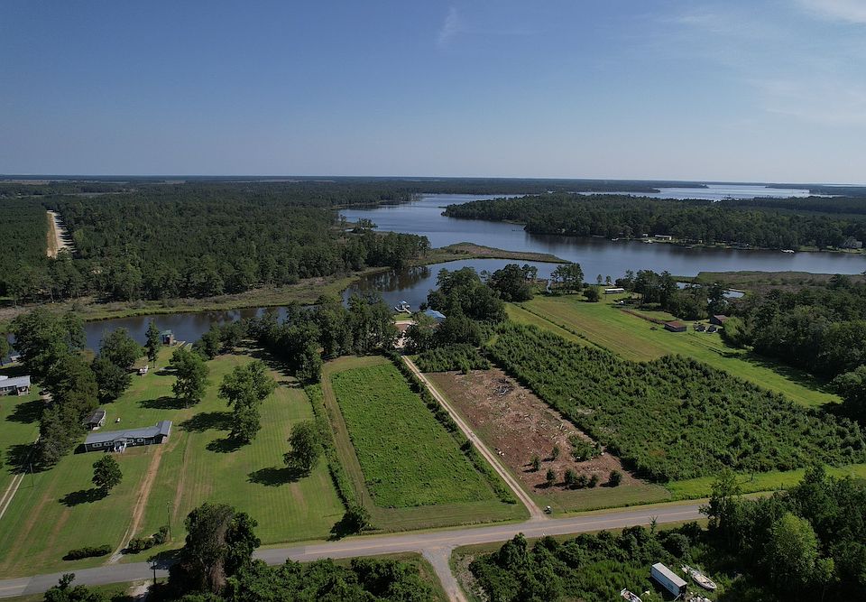 1st image of 413 Alligator Loop Rd