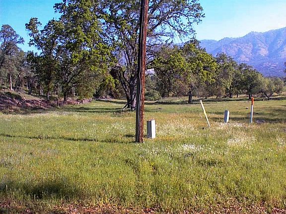 3rd image of 140 Ruth Hill Rd