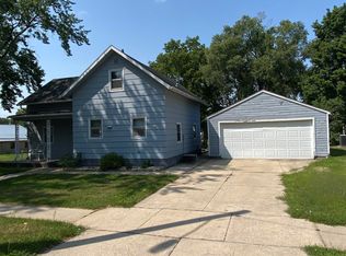 709 2nd Ave NE, Independence, IA 50644