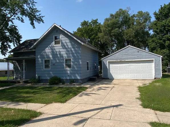 709 2nd Ave NE, Independence, IA 50644