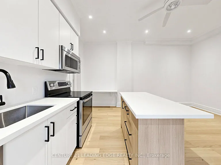 679 Woodbine Ave E #2 — Photo 9