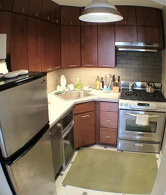 Sold by 4 Points Properties | media 7