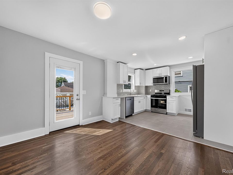 761 Columbia Rd, photo 12