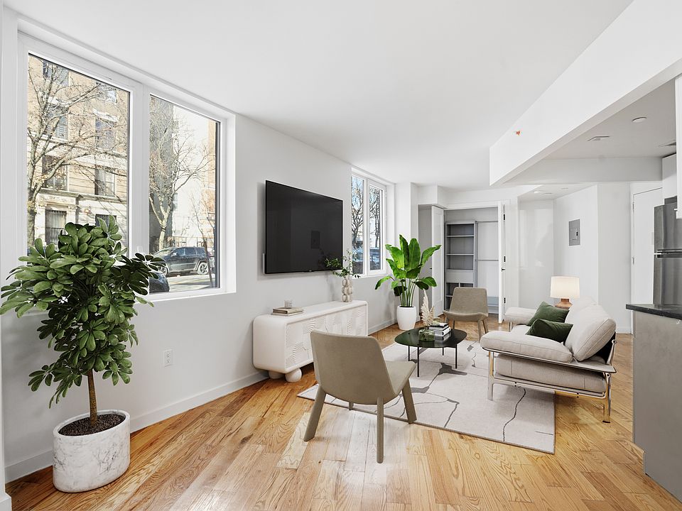 1st image of 469 Convent Ave #1B