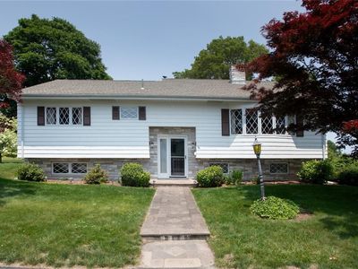 74 Kenyon Rd, Tiverton, RI, 02878