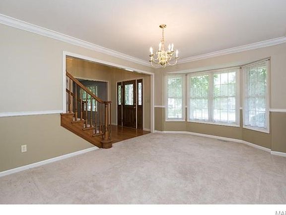 4th image of 805 Chateau Valley Ct