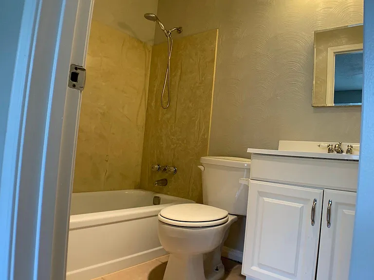 2658 Tifton Ave — Photo 9