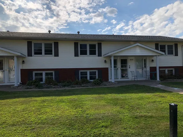 450 S 14th St #C, Le Claire, IA 52753