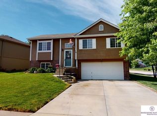 11854 Newport Ave, Omaha, NE 68164