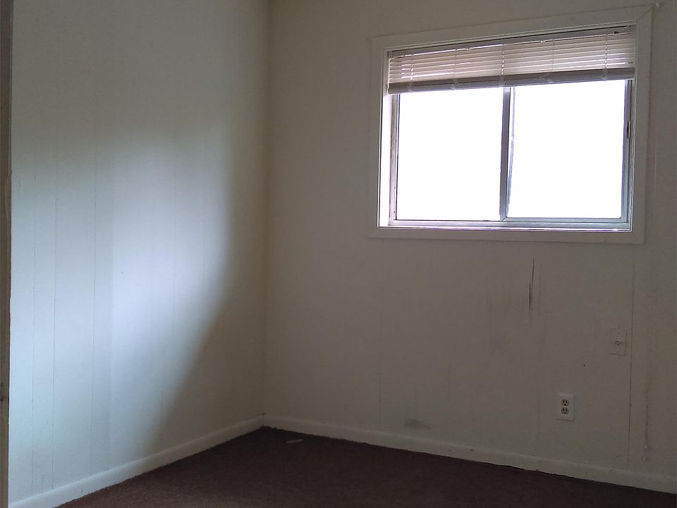 2nd image of 803 Splane Dr APT D