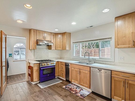 3rd image of 115 97th Ave NE