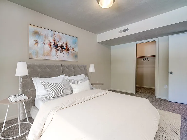 Ridgewood Village Apts — Photo 4