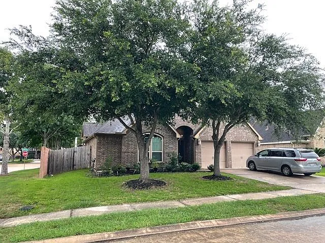 4 bed, 3.0 bath, 2454 sqft, $2,800 — Photo 3