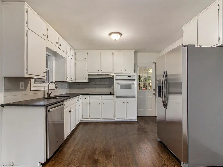 1623 Moncrief Cir — Photo 3