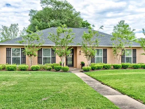 1945 Llano St, Port Neches, TX 77651