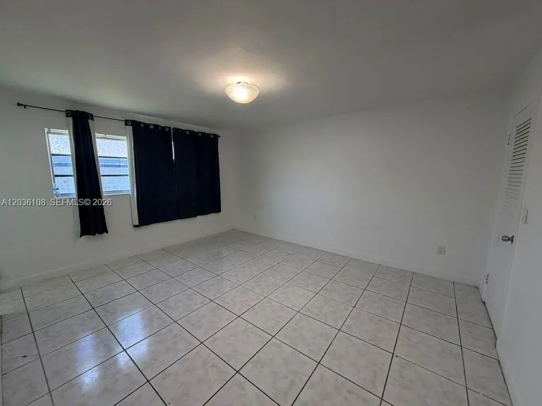 1885 NE 121st St #8 — Photo 5