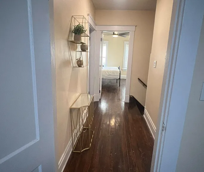 2121 Burnet Ave — Photo 4