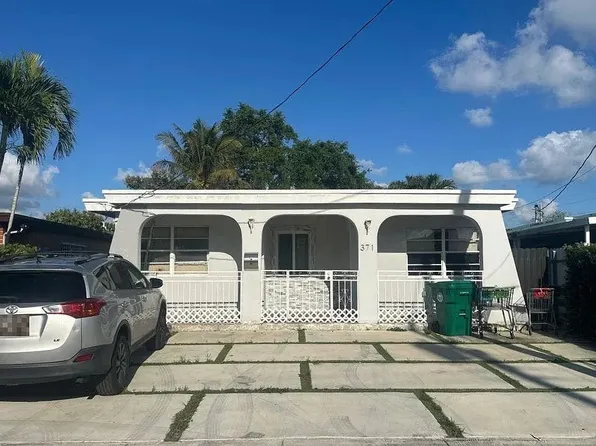 371 NW 59th Ct, Miami, FL 33126