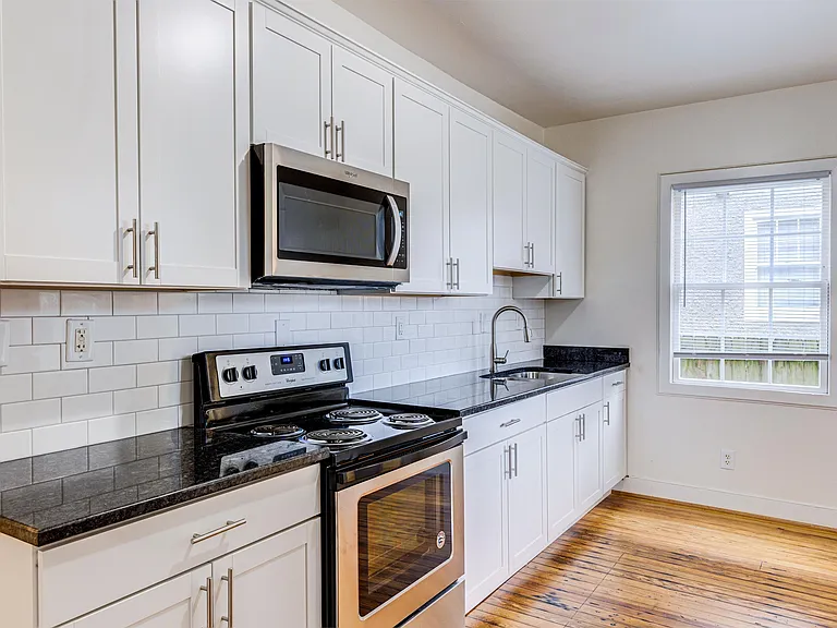 2922 Noble Ave #A — Photo 10