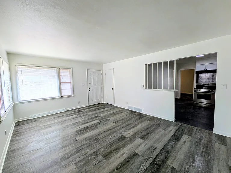 2705 Canterbury Ln #2705 — Photo 4