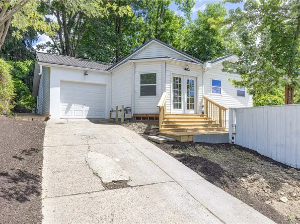 108 Lewis Dr, Pittsburgh, PA 15235