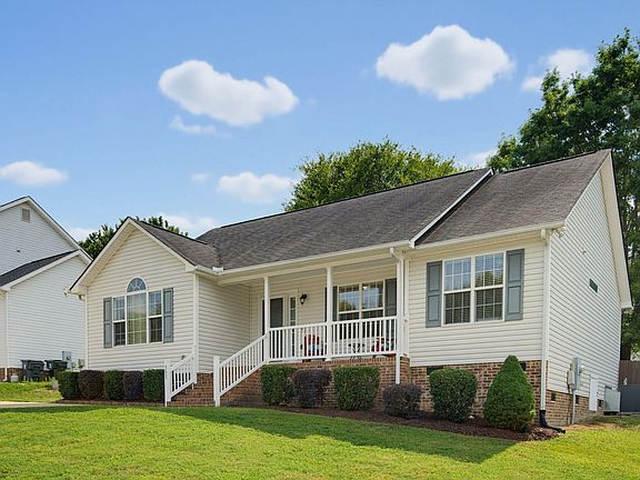 3rd image of 303 Rock Hound Rd