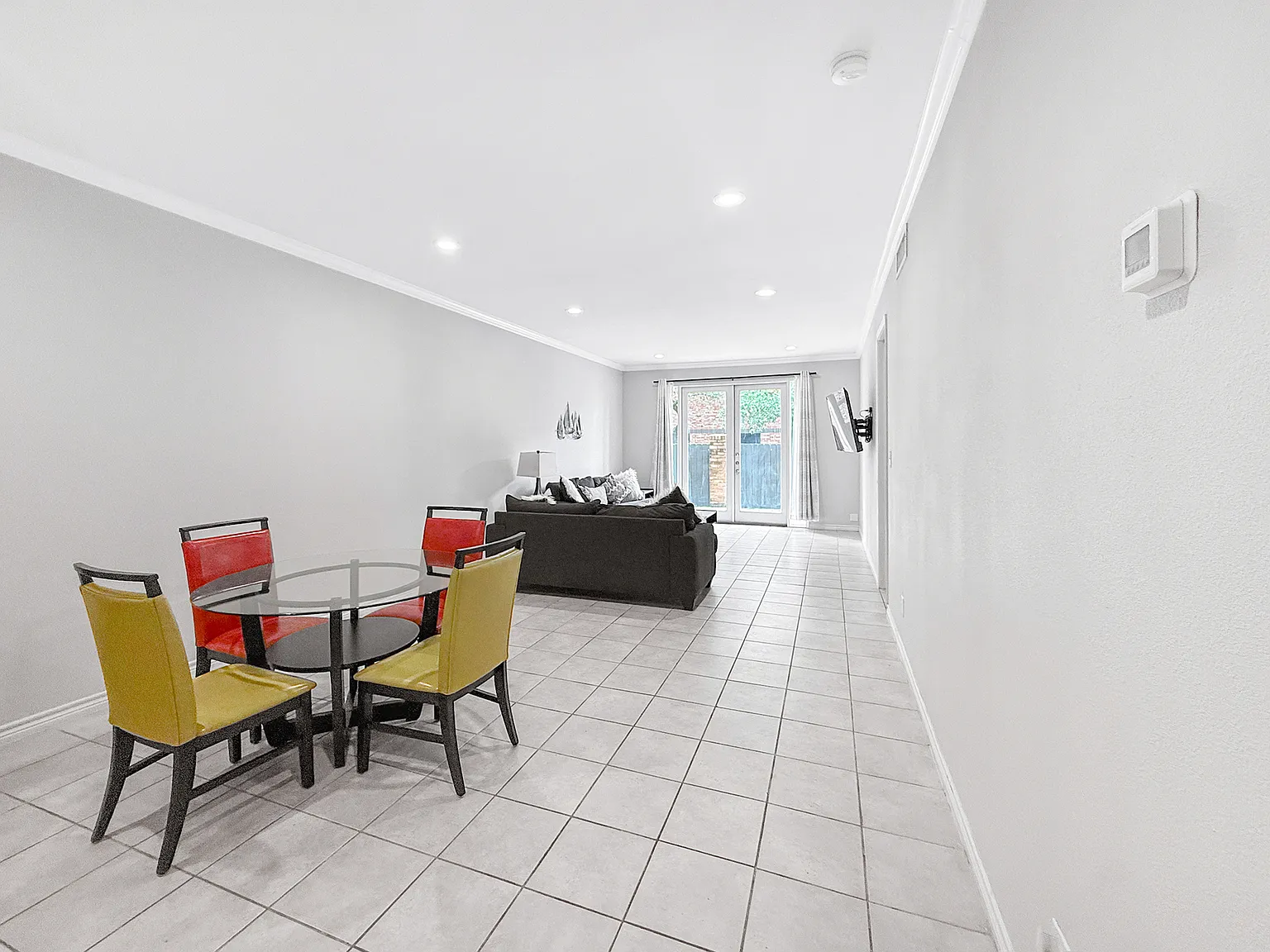 2 bed, 1170 sqft, $1,995 — Photo 1