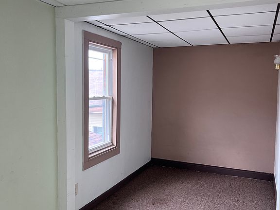5th image of 8 Laverack Ave #4