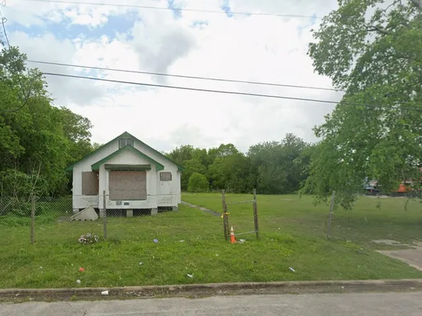 5070 Sunflower St, Houston, TX 77033