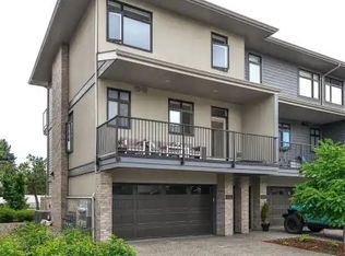 1102 Cameron Ave #312, Kelowna, BC V1Y0B2