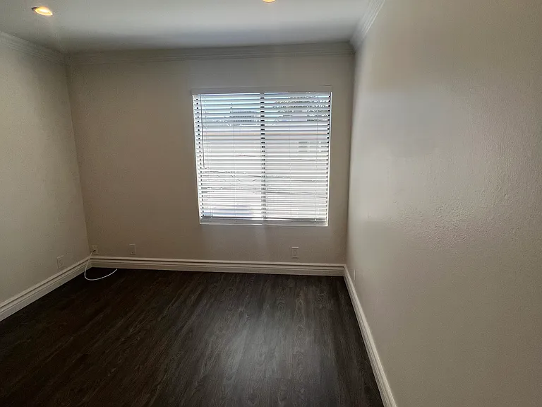 4307 Whitsett Ave #204 — Photo 22