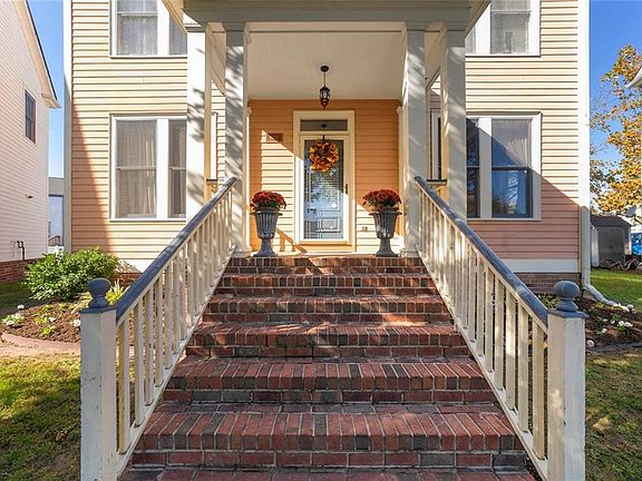 2nd image of 9012 Crabapple St
