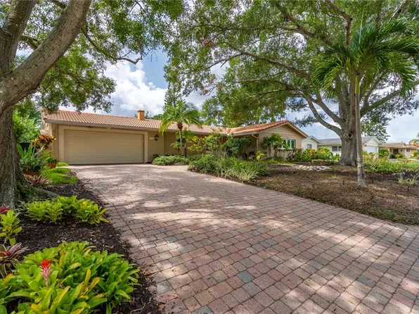 3504 Brookline Dr, Sarasota, FL 34239