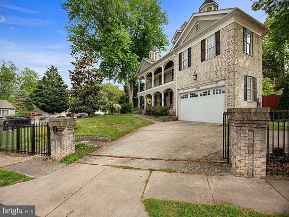 4th image of 1801 Warren Dr
