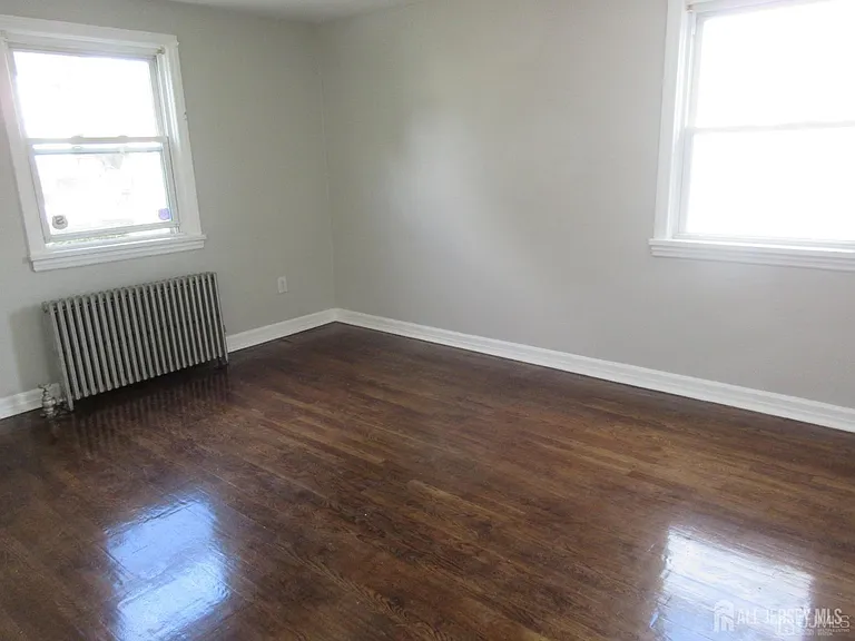 815 2nd St #B — Photo 7