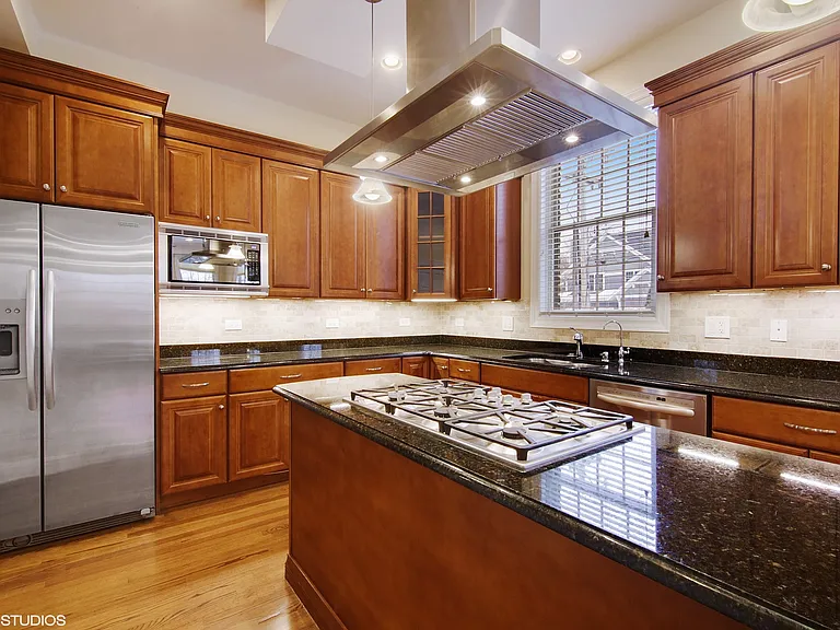 507 Locust Rd — Photo 4