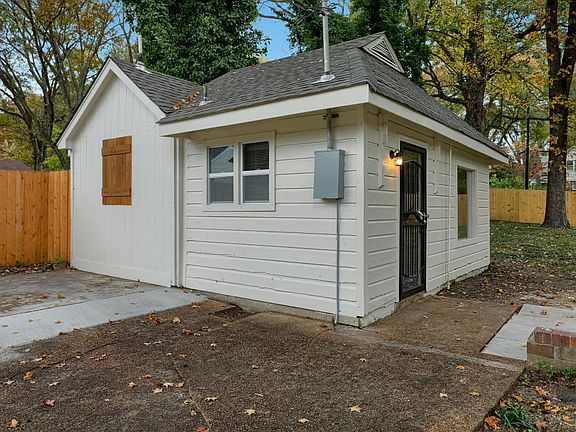2nd image of 3352 Douglass Ave #3354