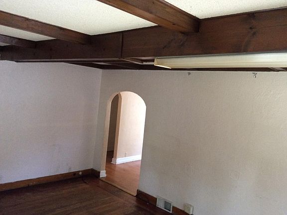 2nd image of 1836 Wood St
