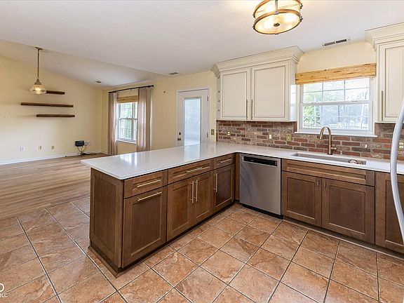 5th image of 14906 Copper Tree Way