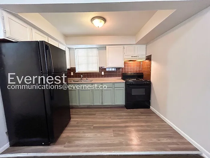 6102 Saint Paul Pl — Photo 3