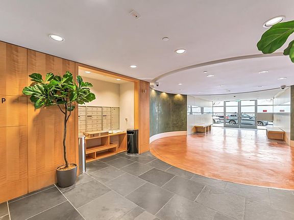 530 Chestnut Building lobby mail & package area