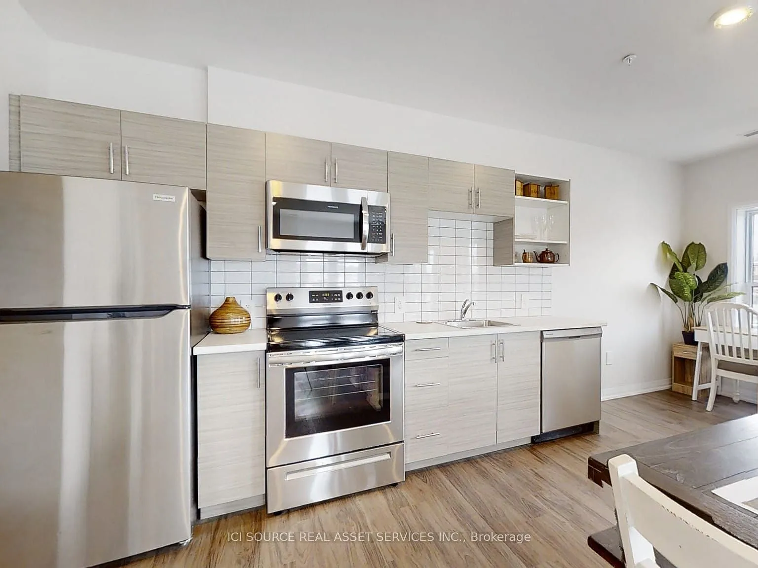 2 bed, $1,950 — Photo 3